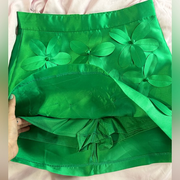 Green floral skirt with shorts - Picture 5 of 7